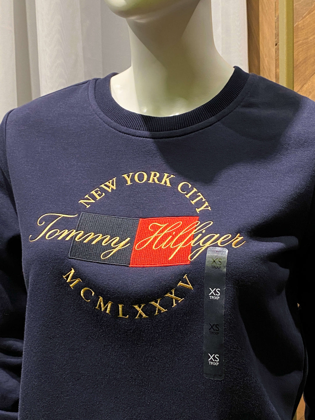 SUETER NEW YORK BORDADO TOMMY HILFIGER